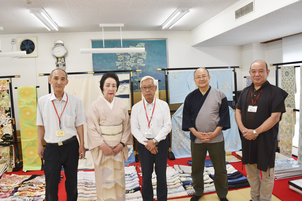展示会スタッフ集合写真