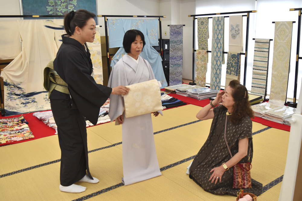 肩当ての様子